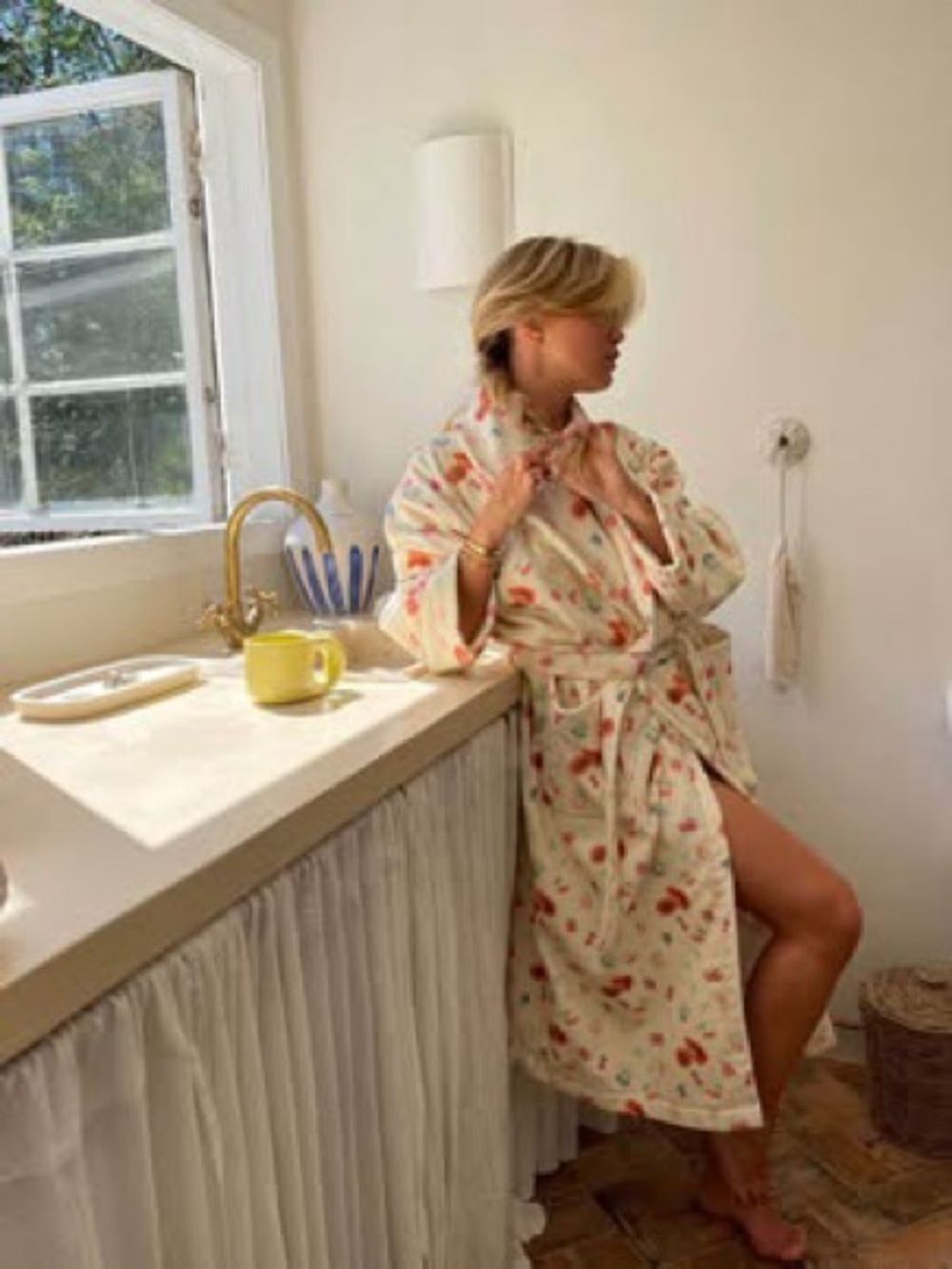 Djerf Avenue Fruit Robe - Picture 2 of 9